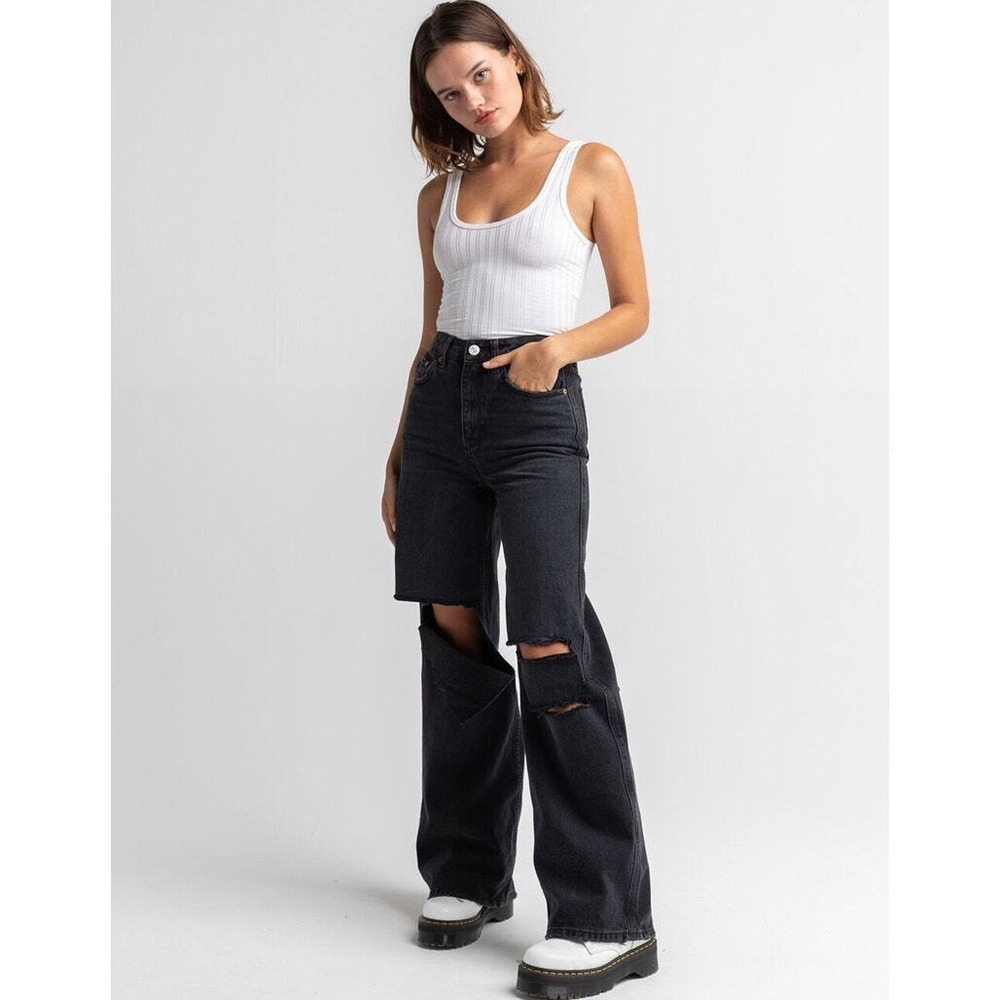NWT BDG Puddle Distressed Jeans in Black Women's Size 28‎